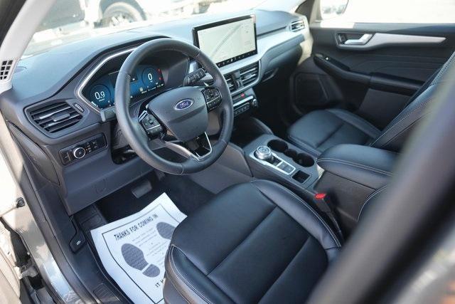 Photo of 2023 Carbonized Gray Metallic Ford Escape