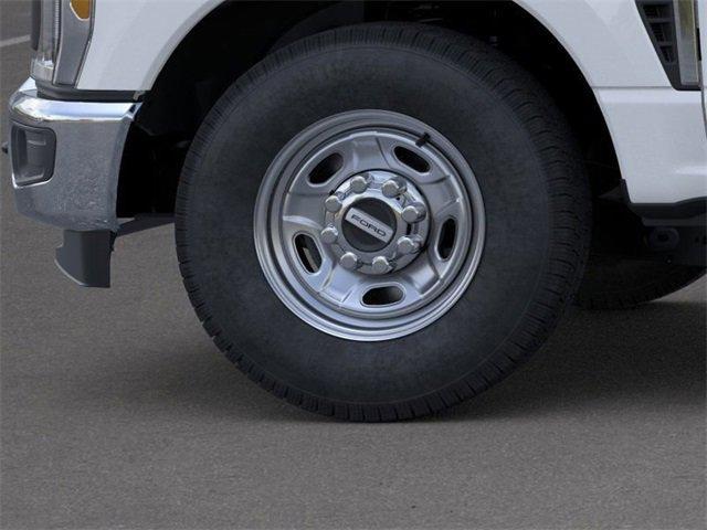 Photo of 2025 Oxford White Ford F-250