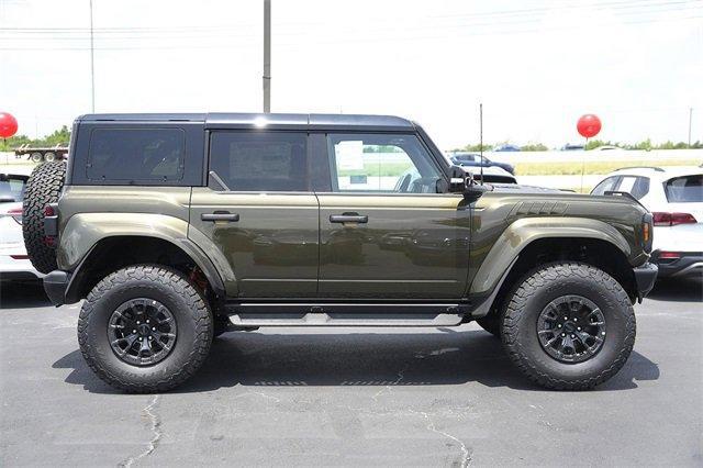 Photo of 2025 Green Metallic Ford Bronco