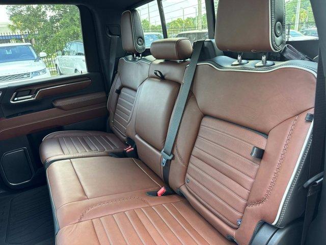 Photo of 2024 White Frost Tricoat GMC Sierra 3500