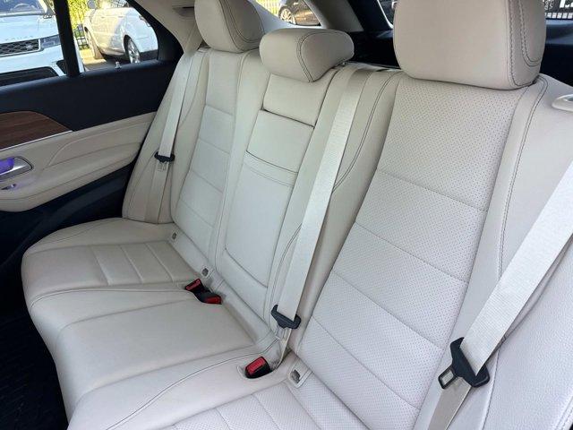 Photo of 2024 Polar White Mercedes-Benz GLE 450