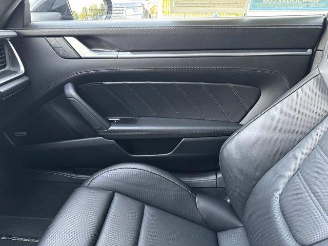 Photo of 2022 Black Porsche 911