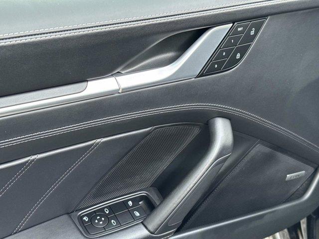 Photo of 2022 Black Porsche 911