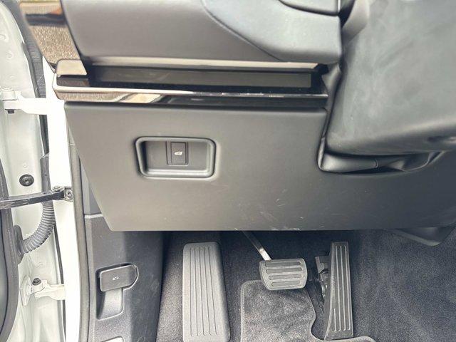 Photo of 2023 Fuji White Land Rover Range Rover Sport