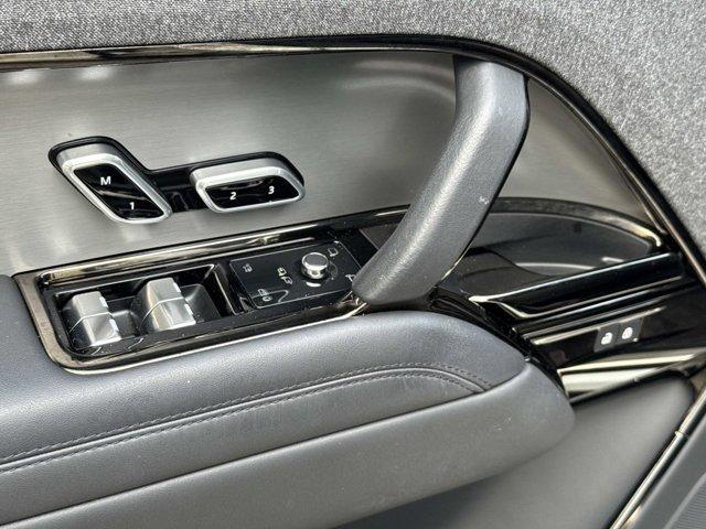 Photo of 2023 Fuji White Land Rover Range Rover Sport