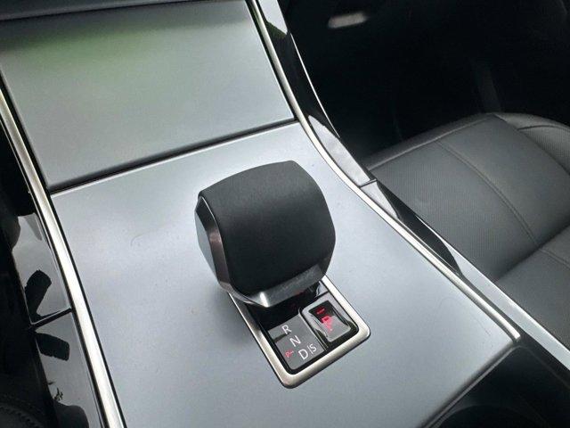 Photo of 2025 White Land Rover Range Rover Velar