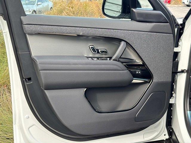 Photo of 2025 White Land Rover Range Rover Sport