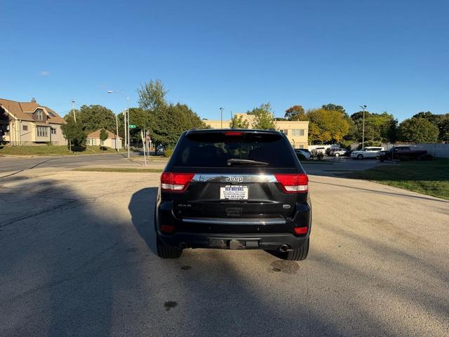 Photo of 2013 Brilliant Black Crystal Pearlcoat Jeep Grand Cherokee