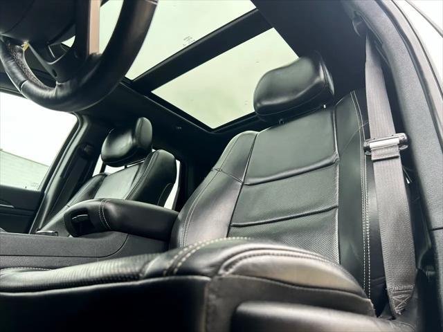 Photo of 2016 Bright White Clearcoat Jeep Grand Cherokee