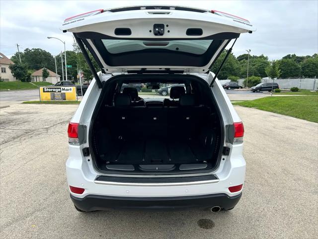 Photo of 2016 Bright White Clearcoat Jeep Grand Cherokee