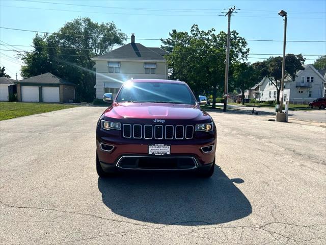 Photo of 2017 Velvet Red Pearlcoat Jeep Grand Cherokee
