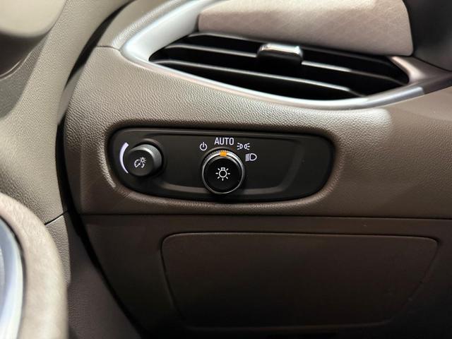 Photo of 2022 WHITE Chevrolet Malibu