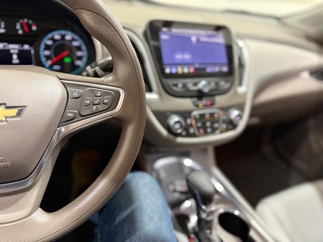 Photo of 2022 WHITE Chevrolet Malibu