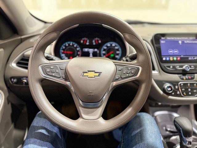 Photo of 2022 WHITE Chevrolet Malibu
