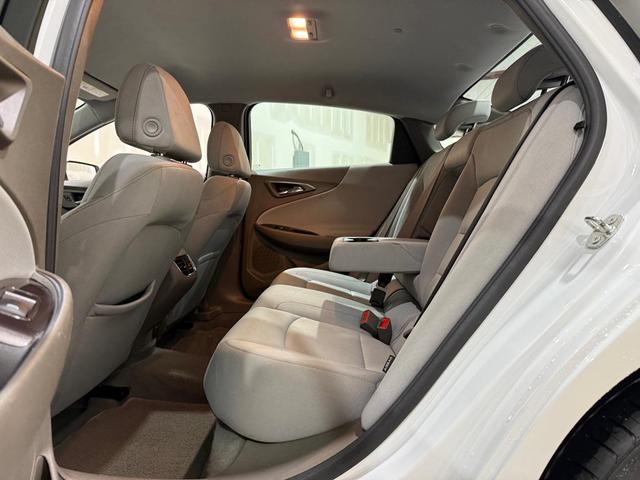 Photo of 2022 WHITE Chevrolet Malibu