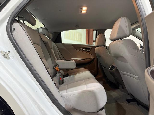 Photo of 2022 WHITE Chevrolet Malibu