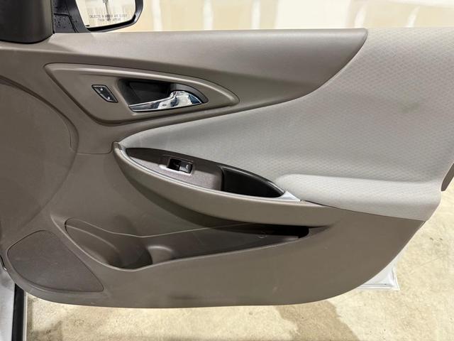 Photo of 2022 WHITE Chevrolet Malibu
