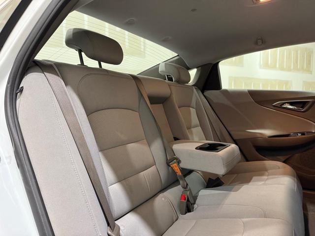 Photo of 2022 WHITE Chevrolet Malibu