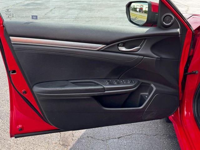 Photo of 2017 Red Honda Civic