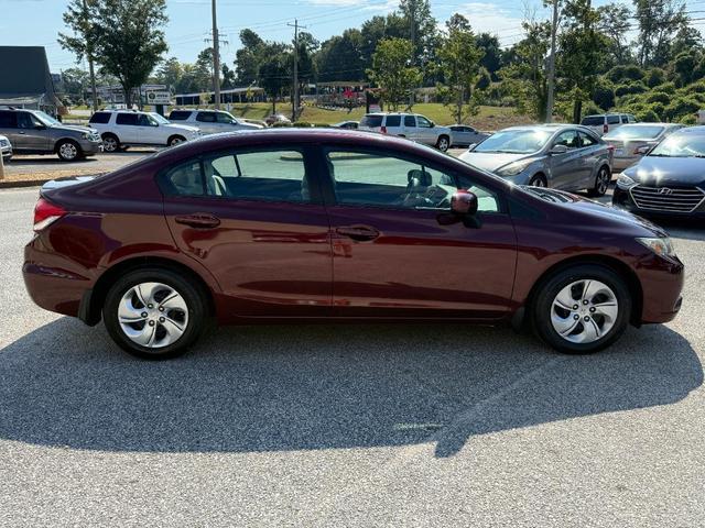 Photo of 2015 Burgundy Honda Civic