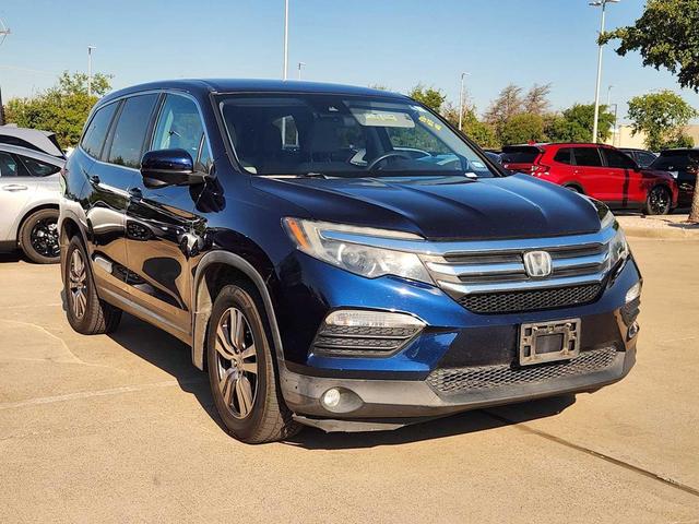 Photo of 2016 Blue Honda Pilot