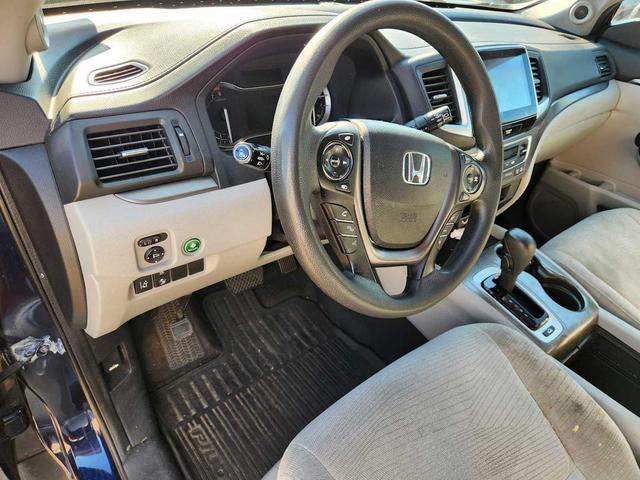 Photo of 2016 Blue Honda Pilot