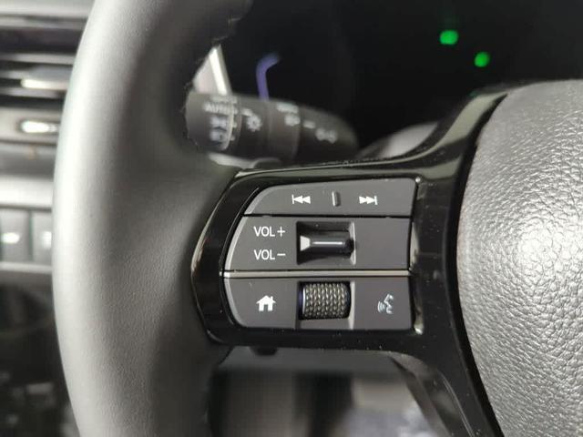 Photo of 2025 Platinum White Pearl Honda Pilot