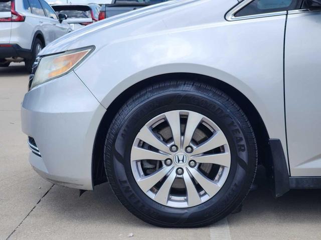 Photo of 2014 Alabaster Silver Metallic Honda Odyssey