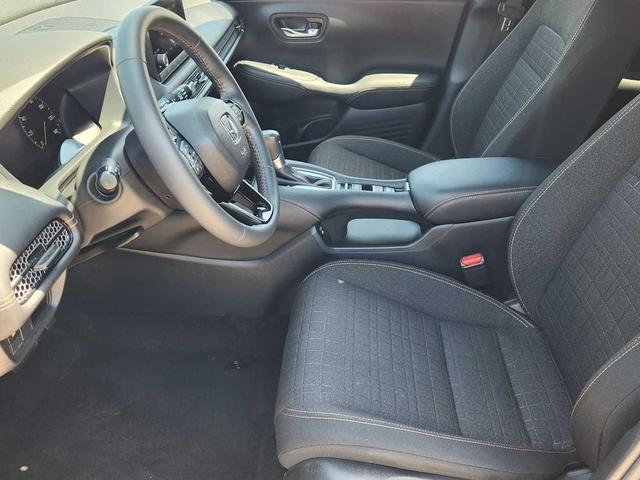 Photo of 2024 Crystal Black Pearl Honda HR-V