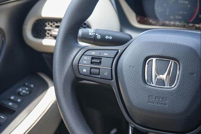 Photo of 2026 Nordic Forest Pearl Honda HR-V