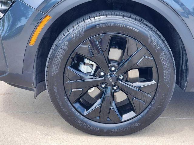 Photo of 2025 Gray Kia Sportage