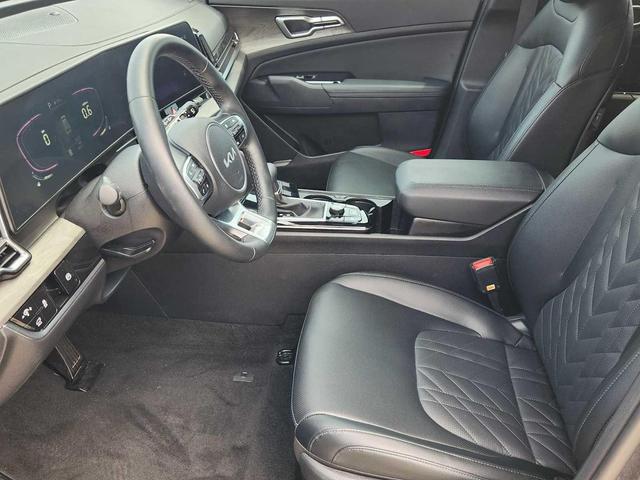 Photo of 2025 Gray Kia Sportage