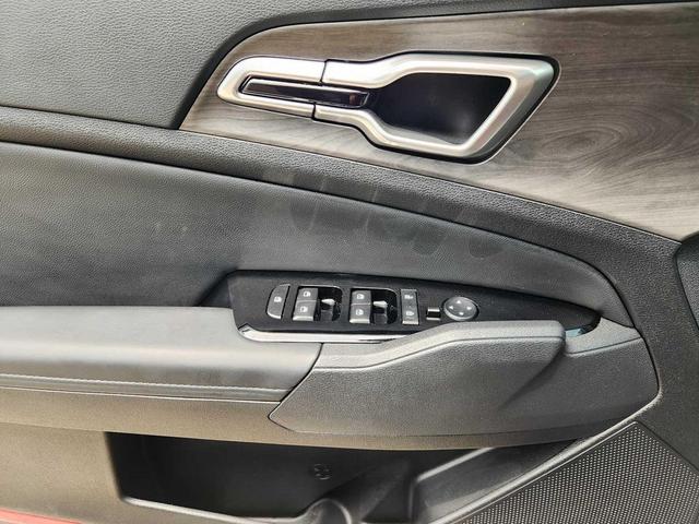 Photo of 2025 Gray Kia Sportage