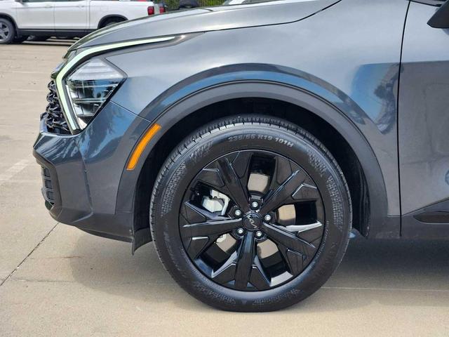 Photo of 2025 Gray Kia Sportage