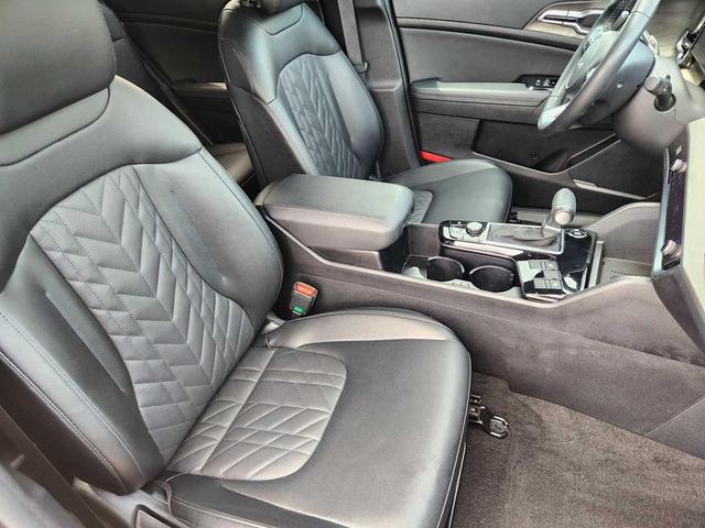Photo of 2025 Gray Kia Sportage