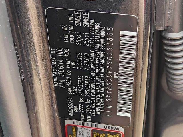 Photo of 2025 Gray Kia Sportage