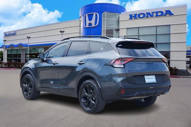 Photo of 2025 Gray Kia Sportage