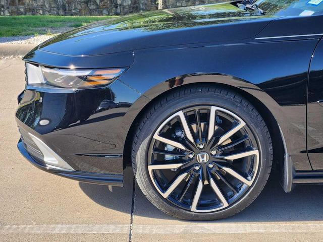 Photo of 2025 Crystal Black Pearl Honda Accord Hybrid