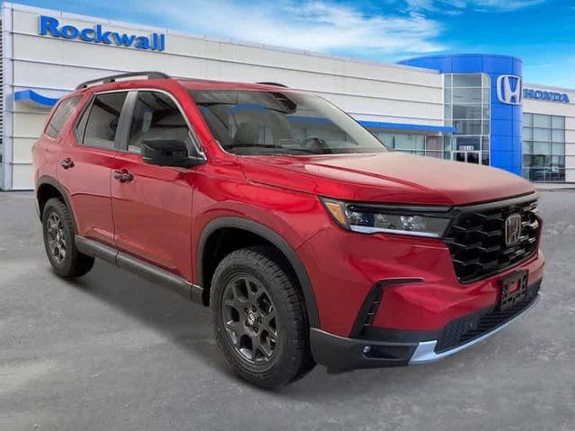 Photo of 2025 Radiant Red Metallic II Honda Pilot