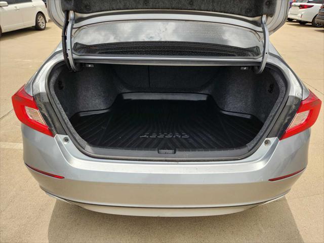 Photo of 2018 Lunar Silver Metallic Honda Accord