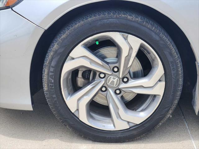 Photo of 2018 Lunar Silver Metallic Honda Accord