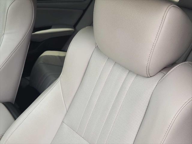 Photo of 2018 Lunar Silver Metallic Honda Accord
