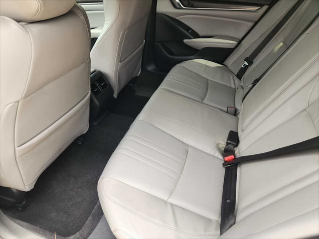 Photo of 2018 Lunar Silver Metallic Honda Accord