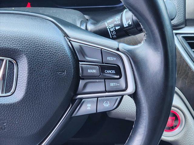 Photo of 2018 Lunar Silver Metallic Honda Accord