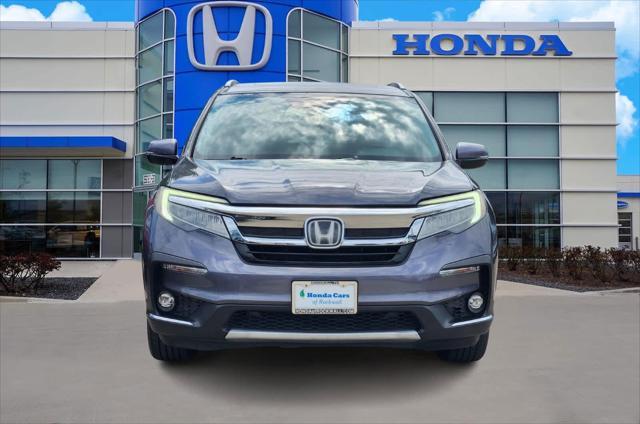 Photo of 2019 Gray Honda Pilot
