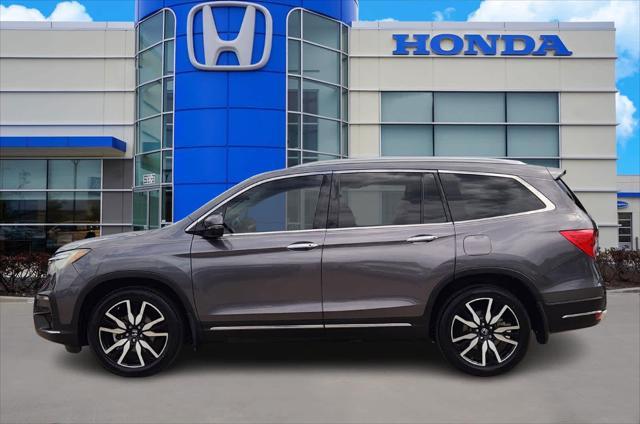 Photo of 2019 Gray Honda Pilot