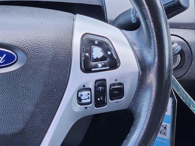 Photo of 2012 Tuxedo Black Metallic Ford Edge