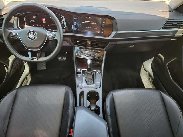 Photo of 2020 Deep Black Pearl Volkswagen Jetta