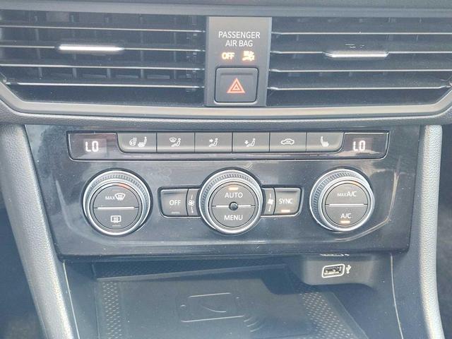 Photo of 2020 Deep Black Pearl Volkswagen Jetta