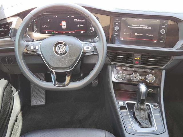 Photo of 2020 Deep Black Pearl Volkswagen Jetta